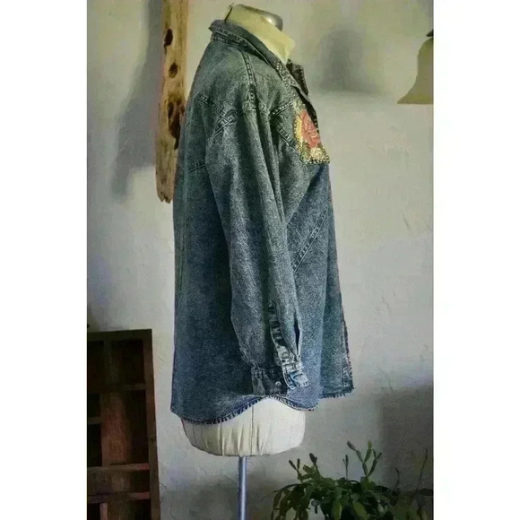 1990s Pretty Bleu Acid Wash Denim‎ Button Down Shirt Retro Rose Applique Small - Picture 4 of 7